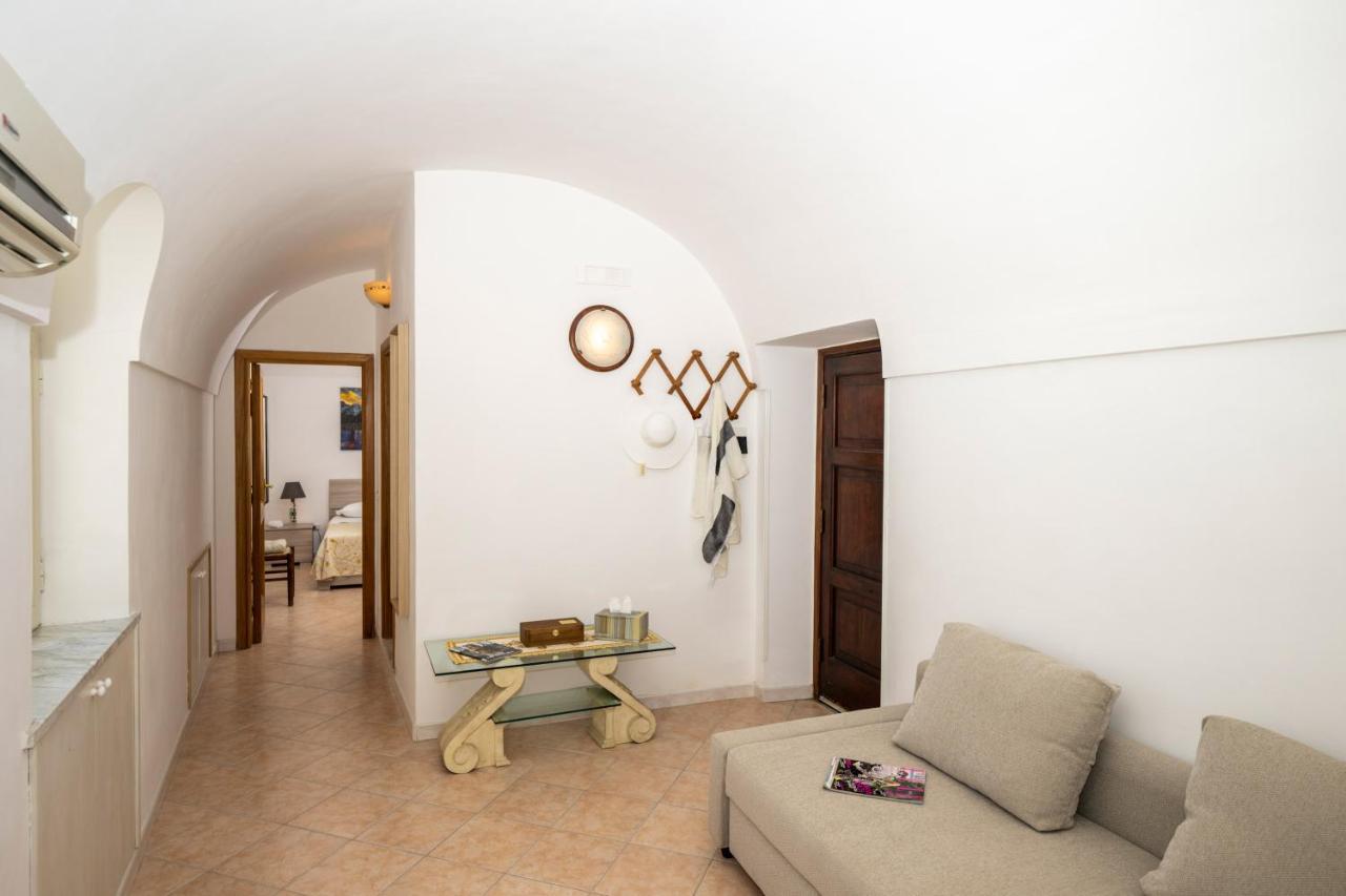 Casa Betty Apartment Positano Bagian luar foto