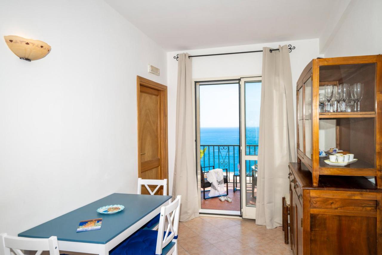 Casa Betty Apartment Positano Bagian luar foto